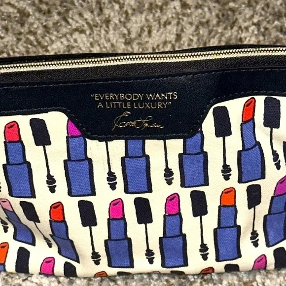 Estée Lauder “Everybody Wants A Little Luxury” Lipstick/Mascara Cosmetic Bag NWT - Picture 3 of 5